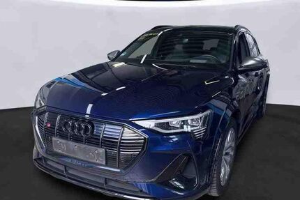 Audi e-tron 79.670 km 40.990 € Vechelde 38159