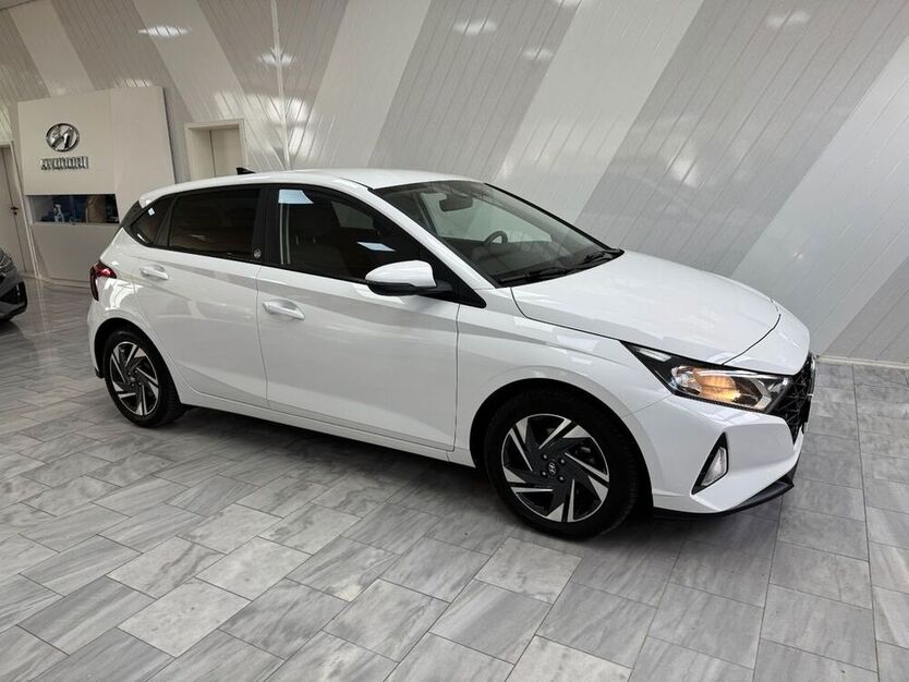 i20