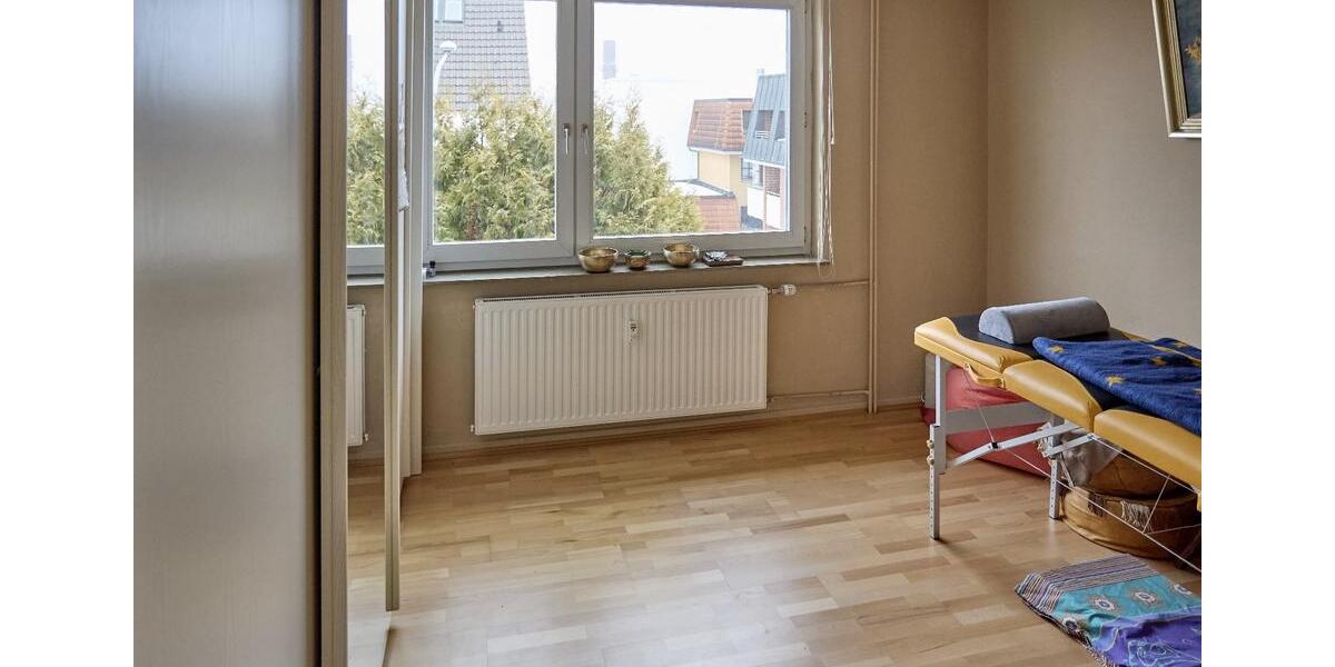 Etagenwohnung Hildesheim Himmelsthür - 4 Zimmer, 100 m&sup2;, 1.200&euro; | Angebot:26253772