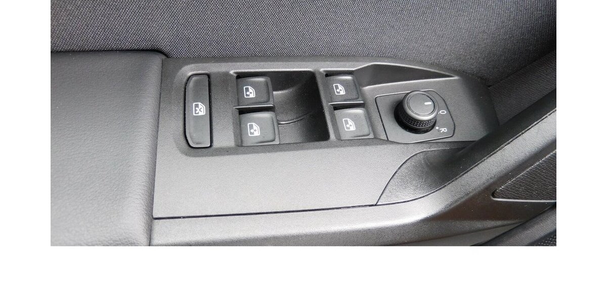 Seat Leon 1.0 Reference TSI BMT LED Klima Navi 45.500 km 15.990 &euro; Vordorf 38533