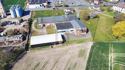 HALLENKOMPLEX MIT FREIFLÄCHEN UND WIESE - Gewerbeobjekt Ilsede | Angebot:27211184