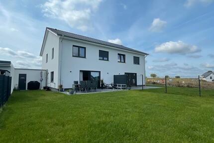 Doppelhaushälfte im Neubaugebiet SZ-Fredenberg zu vermieten zimmer