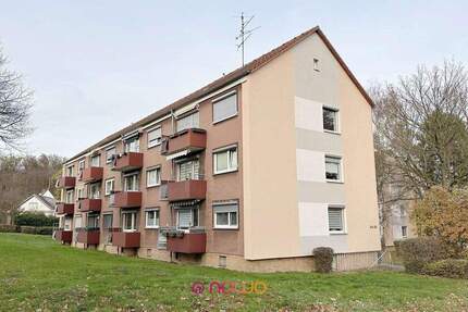 Modernisierte Erdgeschoss-Eigentumswohnung mit Balkon, Einbauküche und Garage in Salzgitter-Thiede 3 zimmer