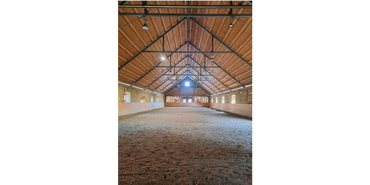 Tolle Reitanlage mit Einfamilienhaus und Einliegerwohnung zimmer