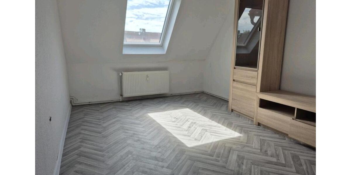 2 Zimmer Dachgeschosswohnung in der Fuhsestr 2 zimmer