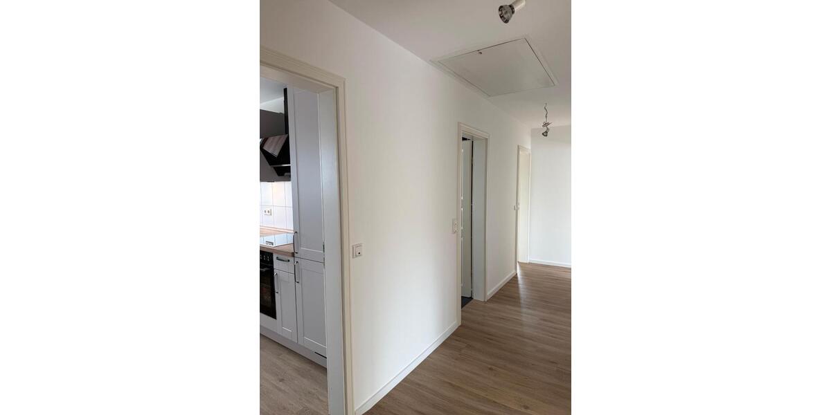 Dachgeschoßwohnung Salzgitter Ortschaft Südost - 3 Zimmer, 84 m&sup2;, 950&euro; | Angebot:26693480