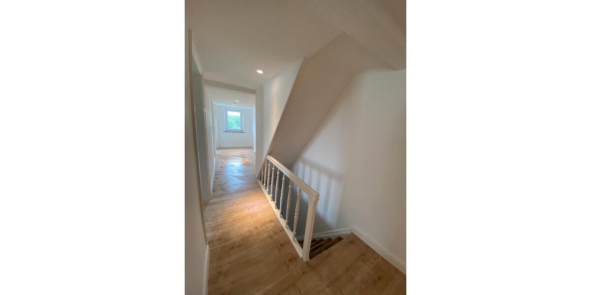 Doppelhaushälfte Bad Salzdetfurth - 6 Zimmer, 140 m&sup2;, 159.000&euro; | Angebot:27195367