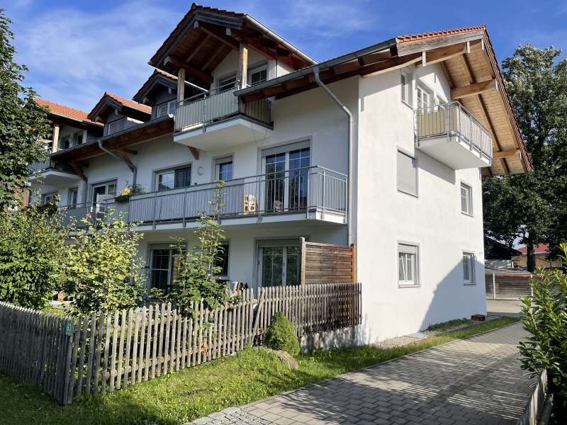 Wohnung zum Mieten in Brannenburg 1.110 € 94 m²