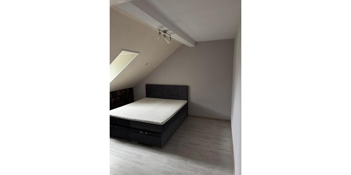 Dachgeschoßwohnung Goslar Immenrode - 4 Zimmer, 80 m&sup2;, 750&euro; | Angebot:26277732