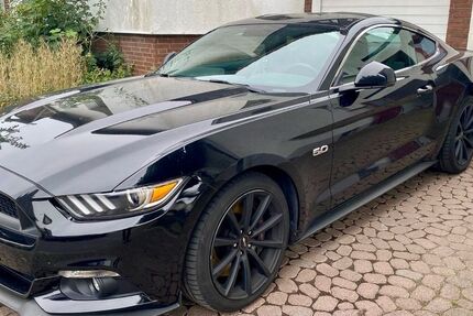 Ford Mustang 64.000 km 33.490 € Diekholzen 31199