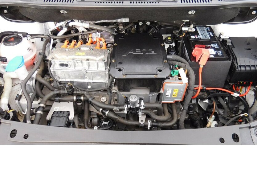 VW Caddy Maxi Abt-e Elektrik DSG Automatik Klima 19.100 km 14.990 € Vordorf 38533