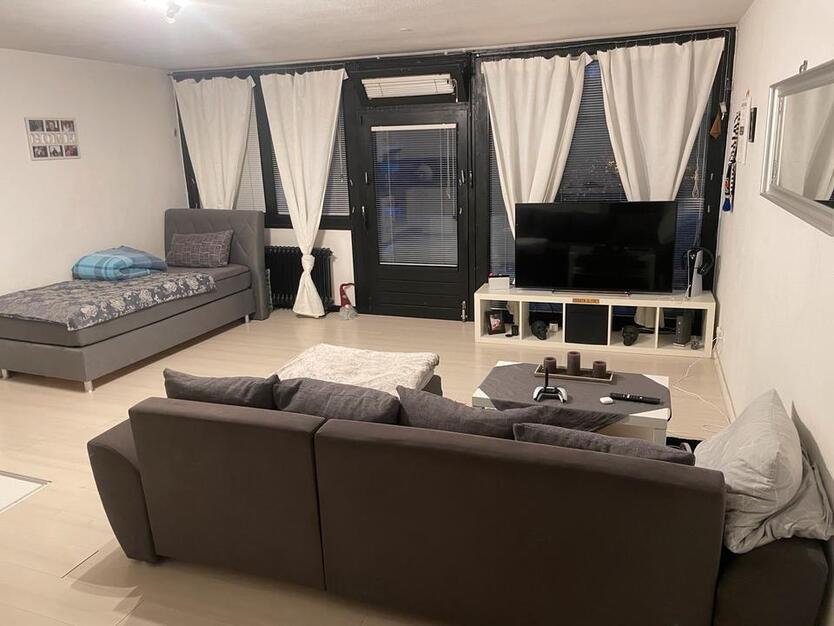 1 ZKB mit großem Balkon und tollen Extras in Melverode zimmer