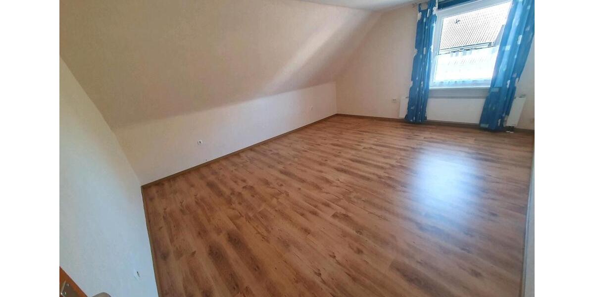 Dachgeschoßwohnung Hildesheim Bockfeld - 3 Zimmer, 75 m&sup2;, 600&euro; | Angebot:26354119