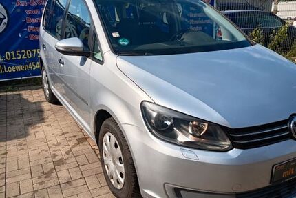 VW Touran 166.810 km 5.900 € Braunschweig 38112