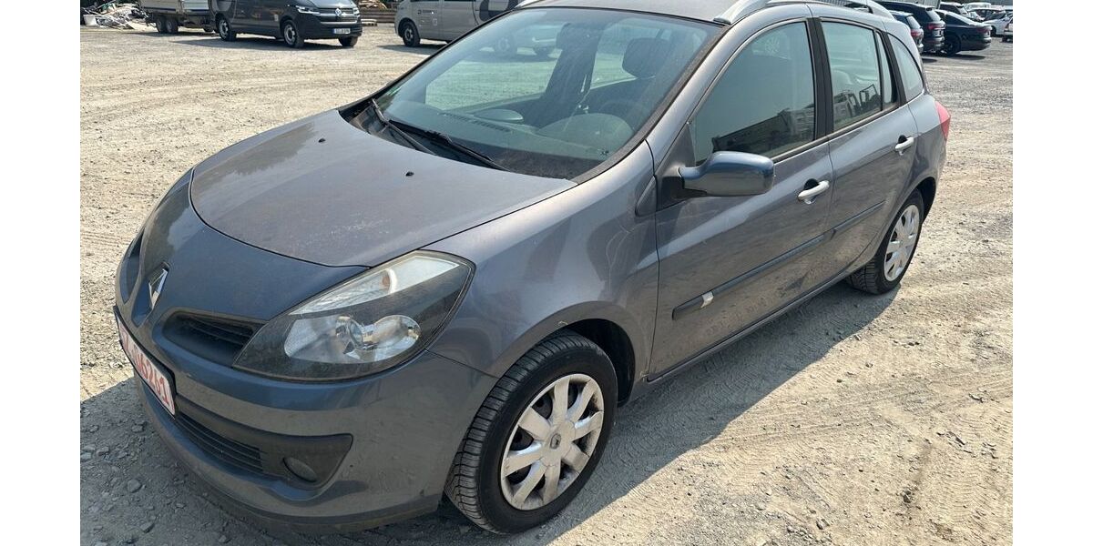 Renault Clio 130.000 km 1.350 € Salzgitter 38229