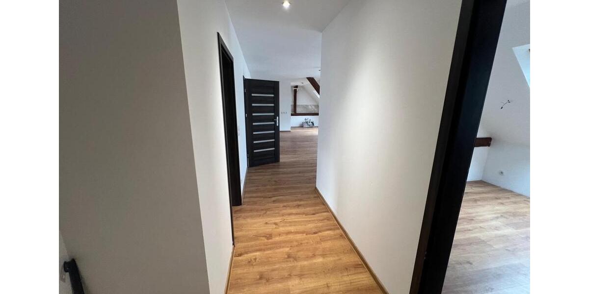 Dachgeschoßwohnung Vechelde - 4 Zimmer, 110 m&sup2;, 950&euro; | Angebot:26235196