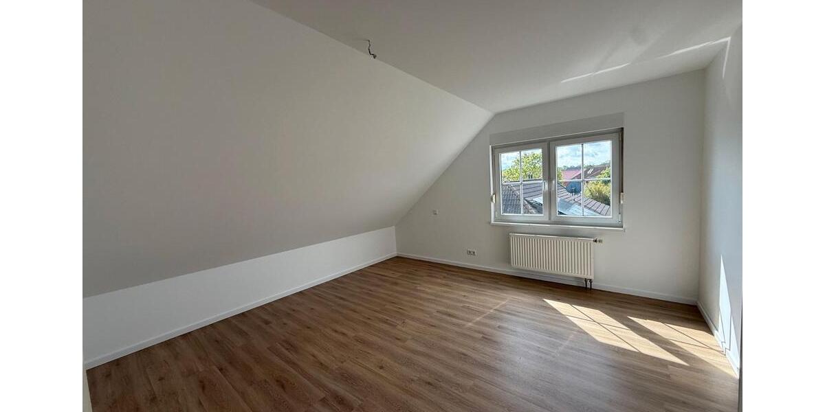 Dachgeschoßwohnung Salzgitter Ortschaft Südost - 3 Zimmer, 84 m&sup2;, 950&euro; | Angebot:26693480