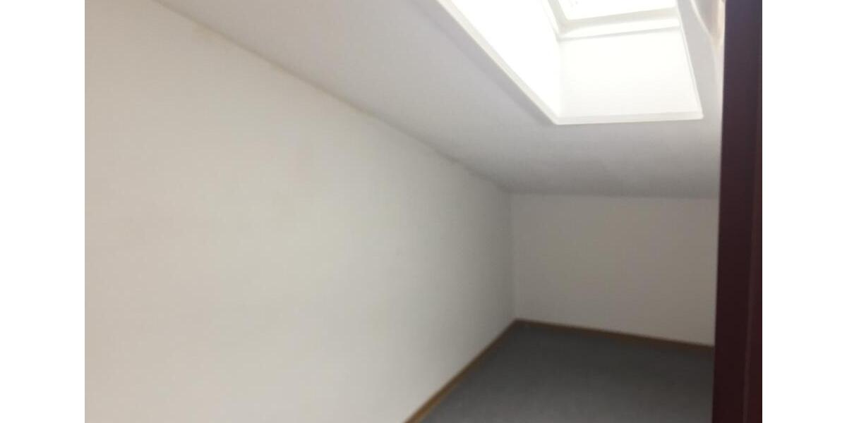 Dachgeschoßwohnung Salzgitter Ortschaft Südost - 3 Zimmer, 63 m&sup2;, 105.000&euro; | Angebot:25049456