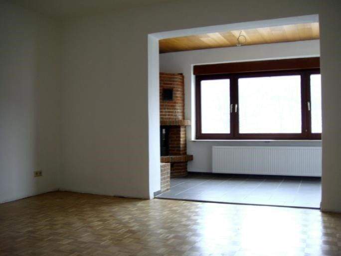 Für zwei Generationen geeignet! Ruhige Lage! Für Naturfreunde! Mit Garage und Garten! 6 zimmer
