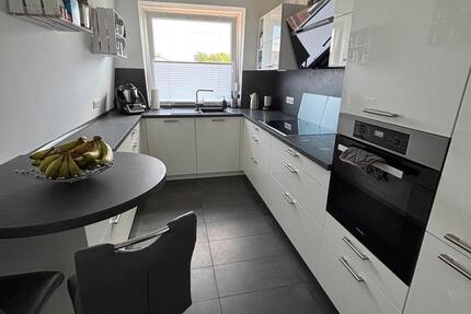 Provisionsfreie, moderne 3 Zimmer Wohnung mit Garage