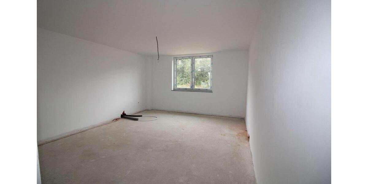 Gewerbe-KFZ-Halle – modern und ideal für PKWs und LKWs oder als Prüfstelle! zimmer