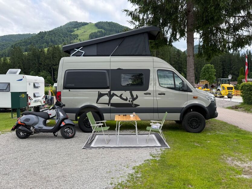 Mercedes-Benz Sprinter 17.500 km 195.000 € Giesen 31180