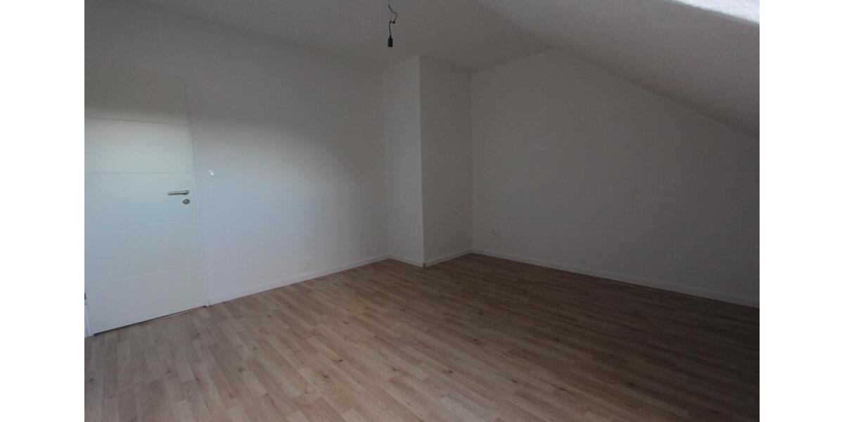 Dachgeschoßwohnung Braunschweig Wabe-Schunter-Beberbach - 3 Zimmer, 56 m&sup2;, 140.000&euro; | Angebot:27226425