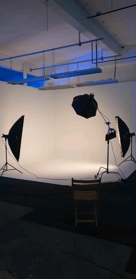 Fotolocation, Mietstudio, NEU TRAPEZ, weiße Hohlkehle, Lost Place