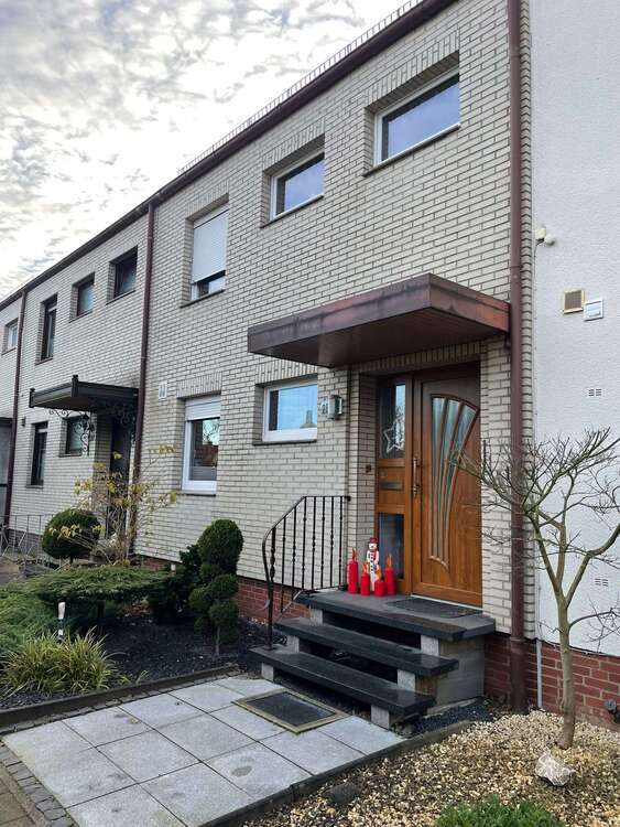 Haus zum Kaufen in Peine 259.000 € 108 m²