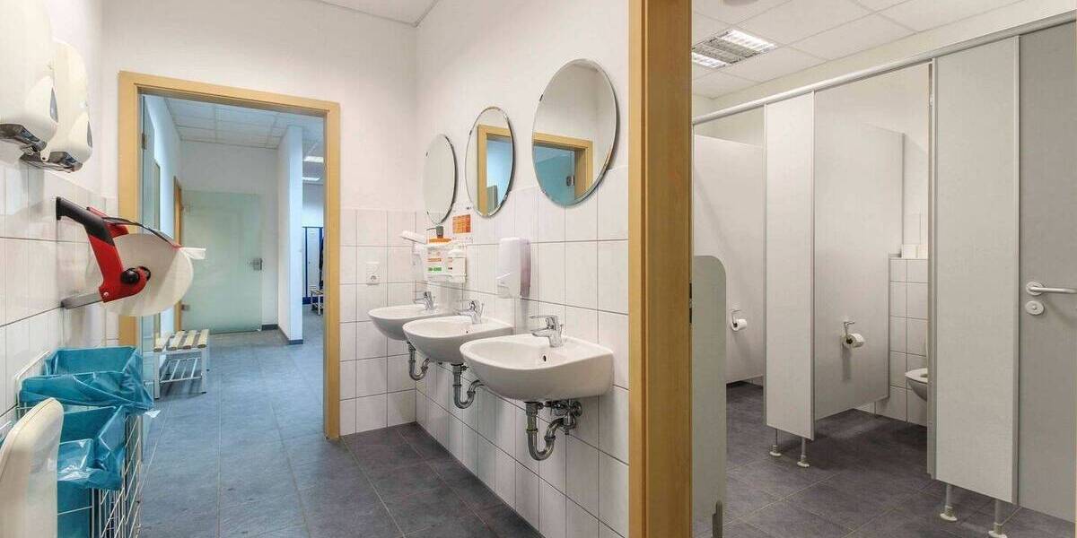 Moderne und sehr gepflegte Büro- und Produktionsimmobilie in beliebter Gewerbelage von Hildesheim zimmer