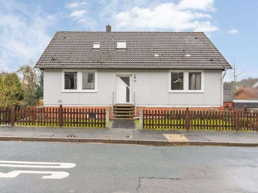 Haus zum Kaufen in Lamspringe 240.000 € 258 m²