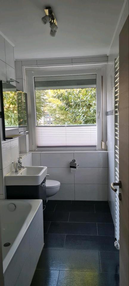2 Zimmer Wohnung mit Balkon und Autostellplatz, in SZ Krähenriede