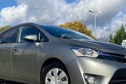 Toyota Corolla Verso 83.000 km 12.000 € Wolfenbüttel 38300