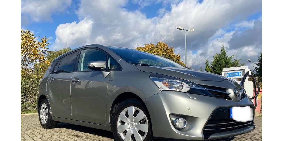 Toyota Corolla Verso 83.000 km 12.000 € Wolfenbüttel 38300