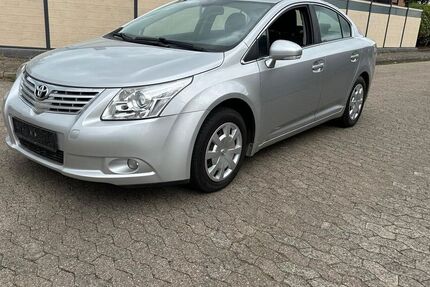 Toyota Avensis 139.000 km 5.200 € Salzgitter 38228