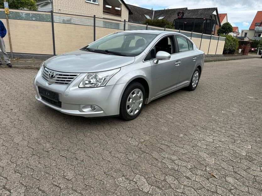 Toyota Avensis 139.000 km 5.200 € Salzgitter 38228