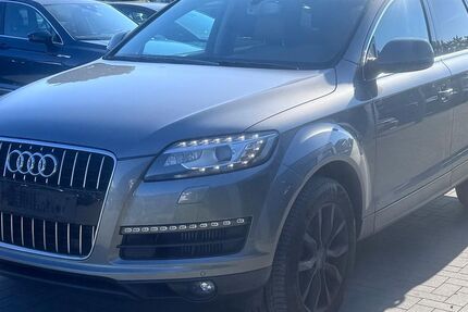 Audi Q7 281.569 km 10.990 &euro; Braunschweig 38122