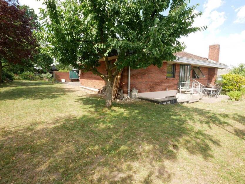 Einfamilienhaus in Traumlage mit großem Grundstück