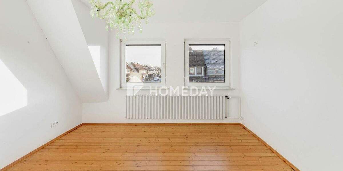 Gut gepflegtes Reihenmittelhaus mit modernem Bad, Wintergarten, Gartenlaube und ausgebautem DG 4 zimmer