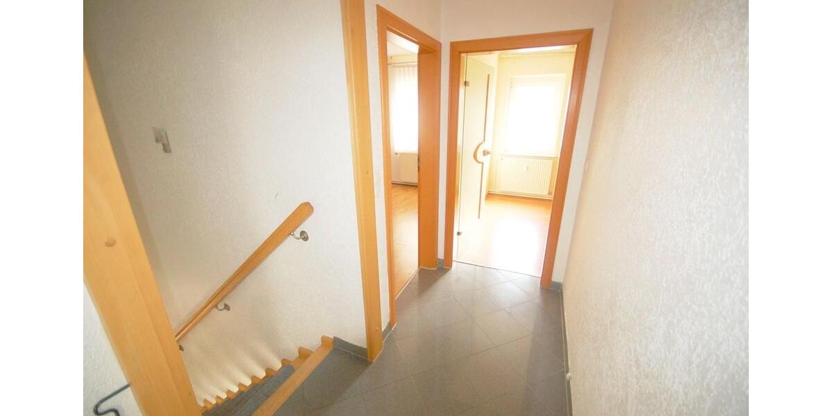Einfamilienhaus Hillerse - 6 Zimmer, 260 m&sup2;, 1.200&euro; | Angebot:24864955