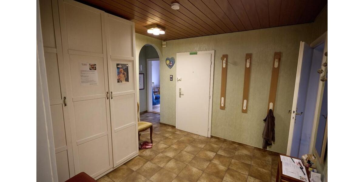 Etagenwohnung Hildesheim Himmelsthür - 4 Zimmer, 100 m&sup2;, 1.200&euro; | Angebot:26253772