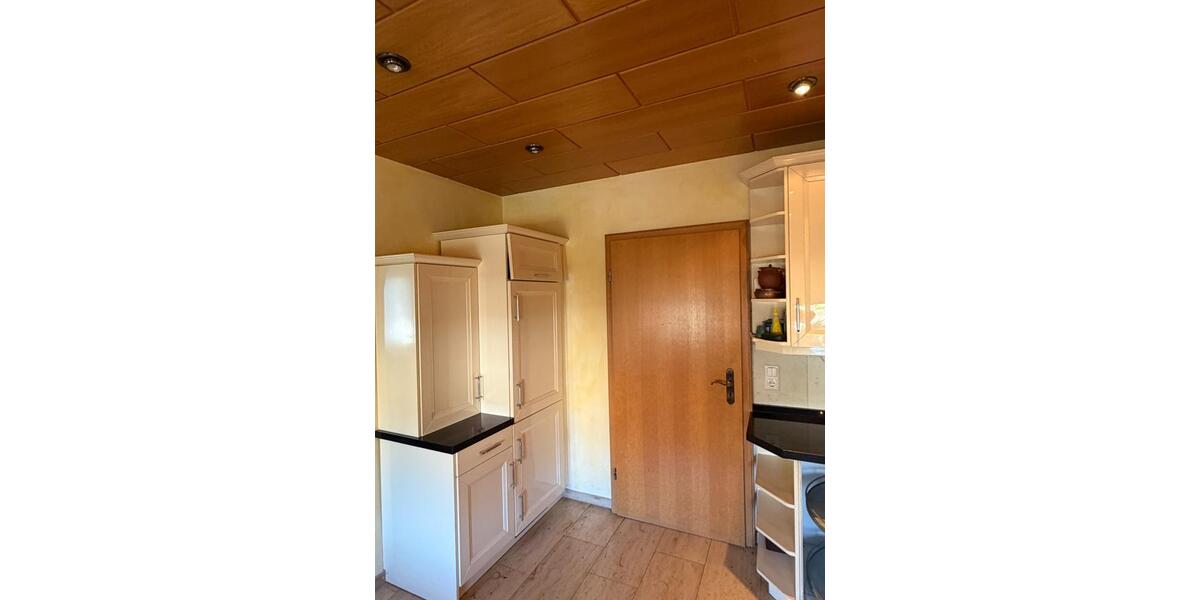 Etagenwohnung Hildesheim Himmelsthür - 3 Zimmer, 143 m&sup2;, 1.450&euro; | Angebot:26277673