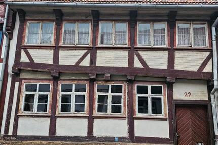 Sanierungsbedürftiges Fachwerkhaus zu verkaufen zimmer