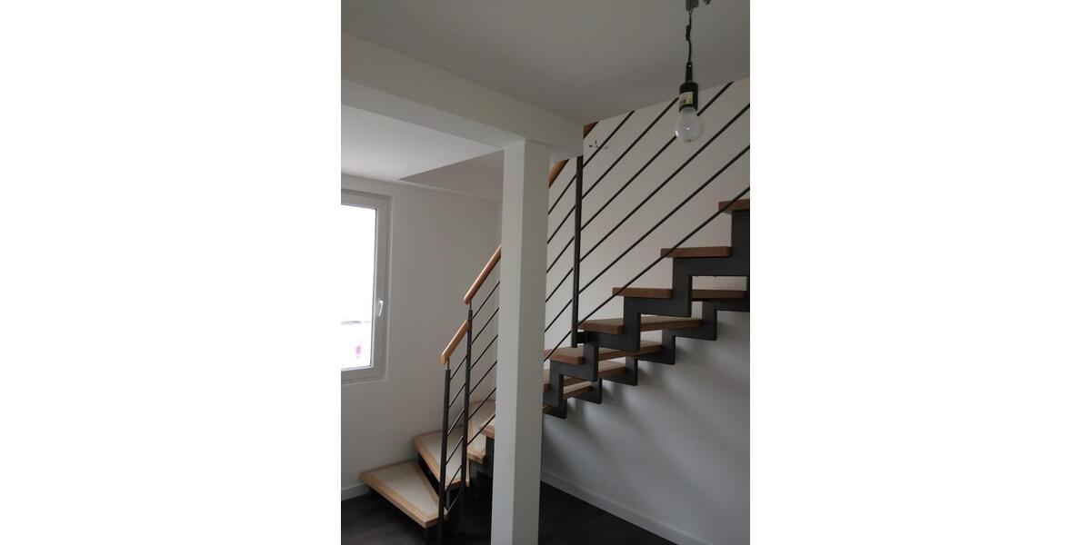 Helle 2,5Zi DG-Whg mit Blick über den Dächern der Stadt v. Privat 2.5 zimmer