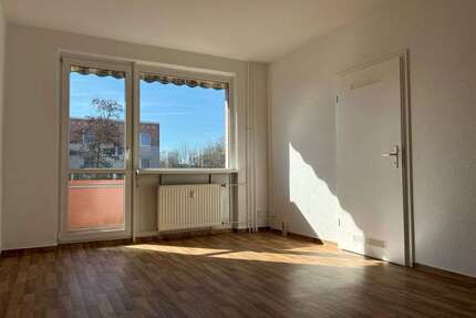 Wohnung zum Mieten in Schwerin 373 € 55.6 m²