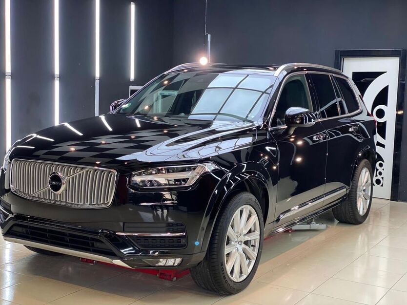Volvo XC90 217.500 km 22.800 € Salzgitter 38239