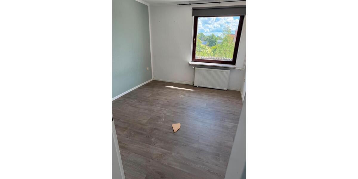 Einfamilienhaus Schwülper - 8 Zimmer, 220 m&sup2;, 259.000&euro; | Angebot:27162853