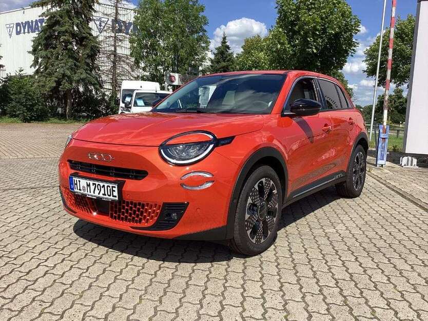 Fiat 600 15.900 km 25.981 € Harsum 31177