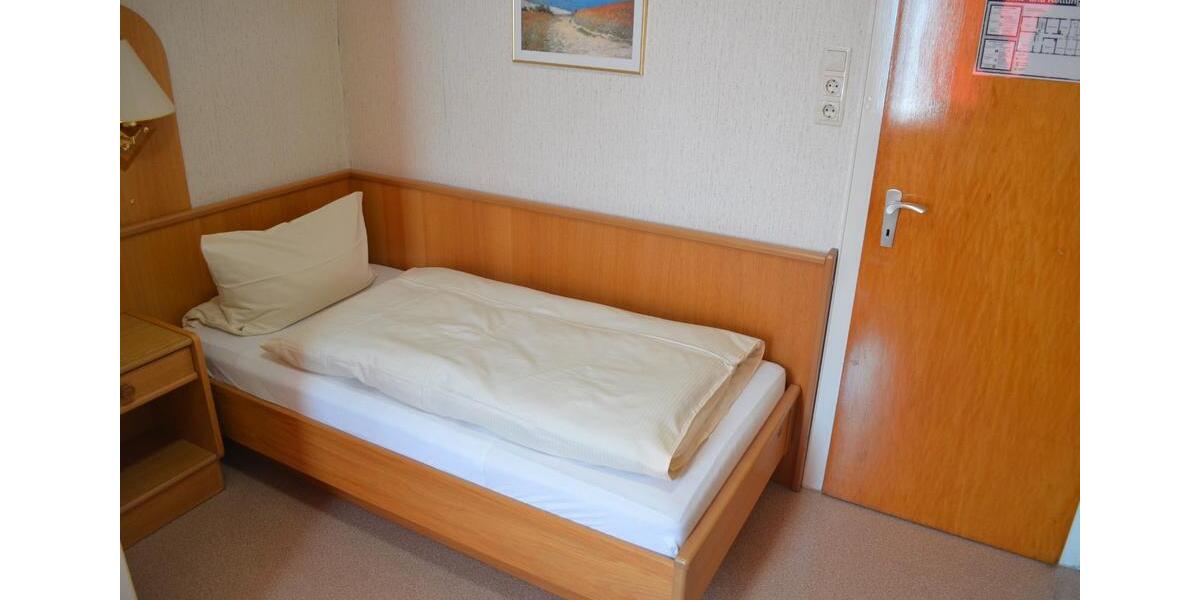 Einfamilienhaus Hildesheim Oststadt/Stadtfeld - 20 Zimmer, 380 m&sup2;, 1.200.000&euro; | Angebot:27199778