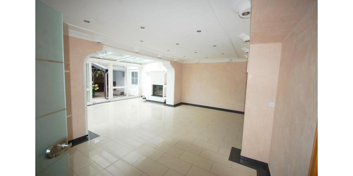 Einfamilienhaus Hillerse - 6 Zimmer, 260 m&sup2;, 1.200&euro; | Angebot:24864955